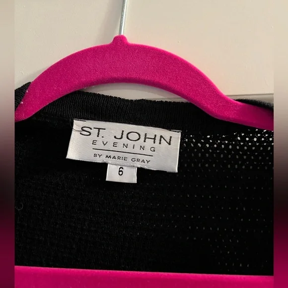 St. John Black Top - Picture 11 of 12